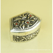 Valentine′s Day Gift Metal Jewelry Box for Ring Necklace